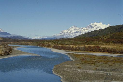  eky chilsk Patagonie jsou pln pstruh a losos. J s mmi rybskmi spchy jsem je musel kupovat od domorodc.