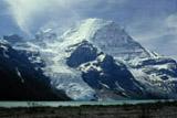  Hora Mount Robson se svým ledovcem v plné kráse 