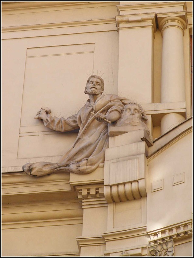 Obecn dm, prel do ulice U Obecnho domu - Obecn dm byl vystavn v letech 19051912 na zklad vtzstv v architektonick souti podle pln architekt Antonna Balnka a Osvalda Polvky. Na jeho vzdob se podleli nejvznamnj et mali a sochai potku 20. stolet: Mikol Ale, Max vabinsk, Frantiek enek, Ladislav aloun, Karel Novk, Josef Maatka, Josef Vclav Myslbek, Alfons Mucha a Jan Preisler. Prel dominuje plkruhov mozaika sestaven podle kresby Karla pillara. - (foto st 31.1.2018 - Autor: J.V.)  