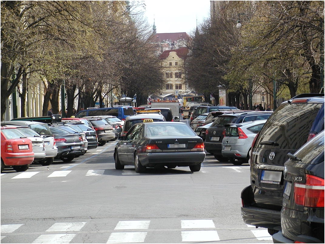 Pohled Paskou, smrem k Staromstskmu nmst - (foto po 3.4.2017 - Autor: J.V.)