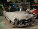 Cadillac z roku 1953. Obsah 5,3litru. Popiska následuje. 